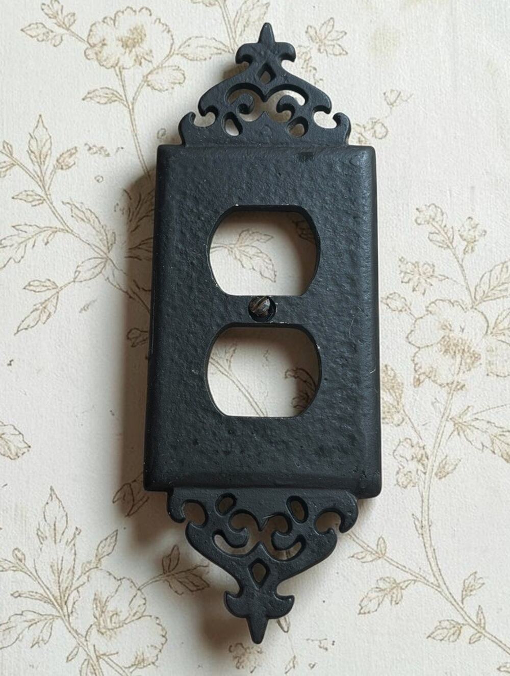 Vintage SET OF 6 William Spencer Black Hammered Metal Gothic Style Outlet Covers